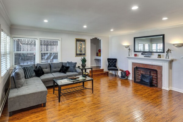 Walk To Metro! Historic View Park Home W/ Patio - Los Angeles, CA