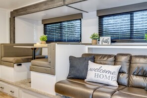 Gambar tidak terklasifikasi, 4 dari 34, tombol