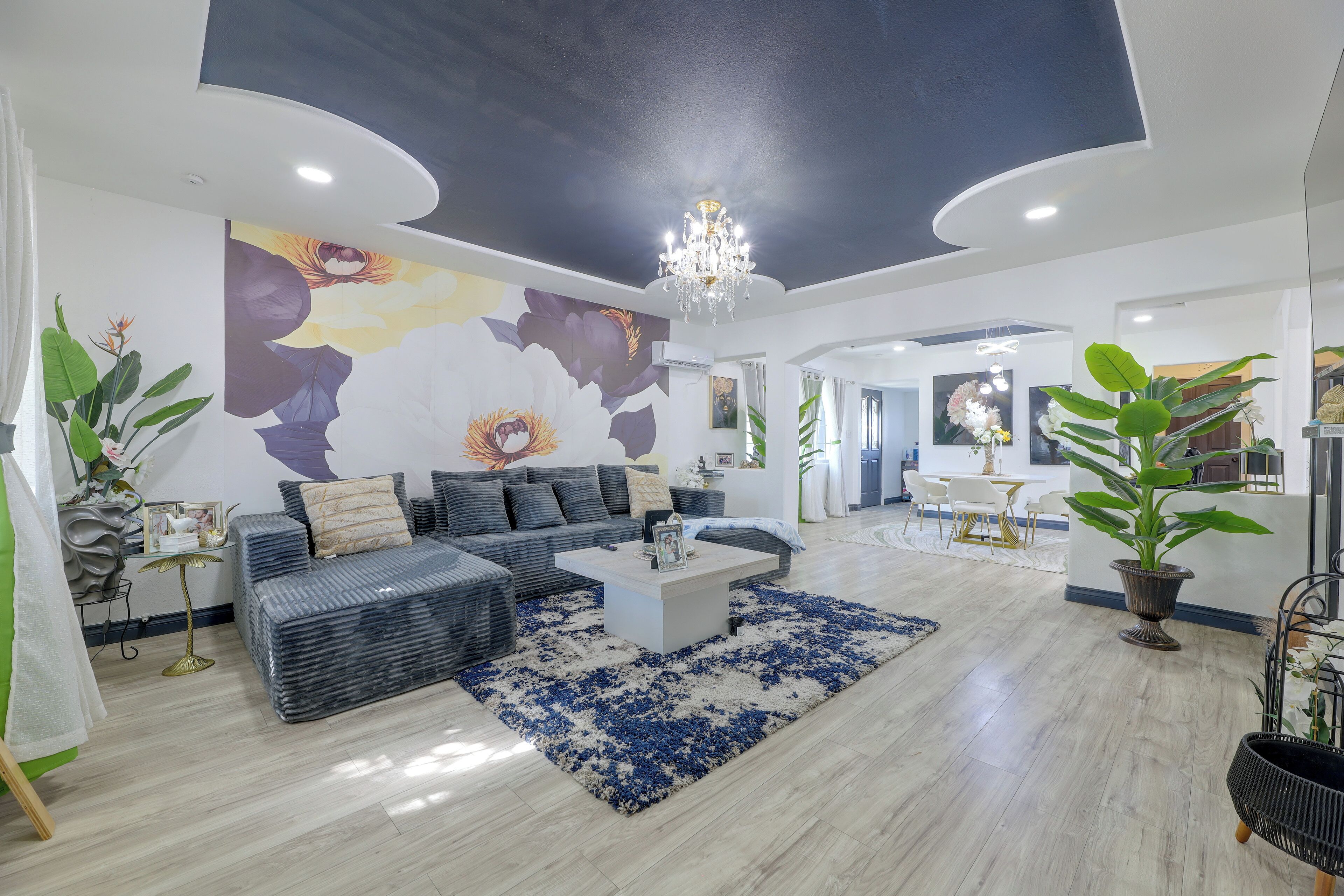House (5 Bedrooms) | Front of property