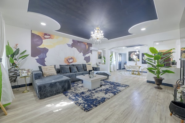 Walkable Location! Spacious Huntington Park Home - Los Angeles, CA