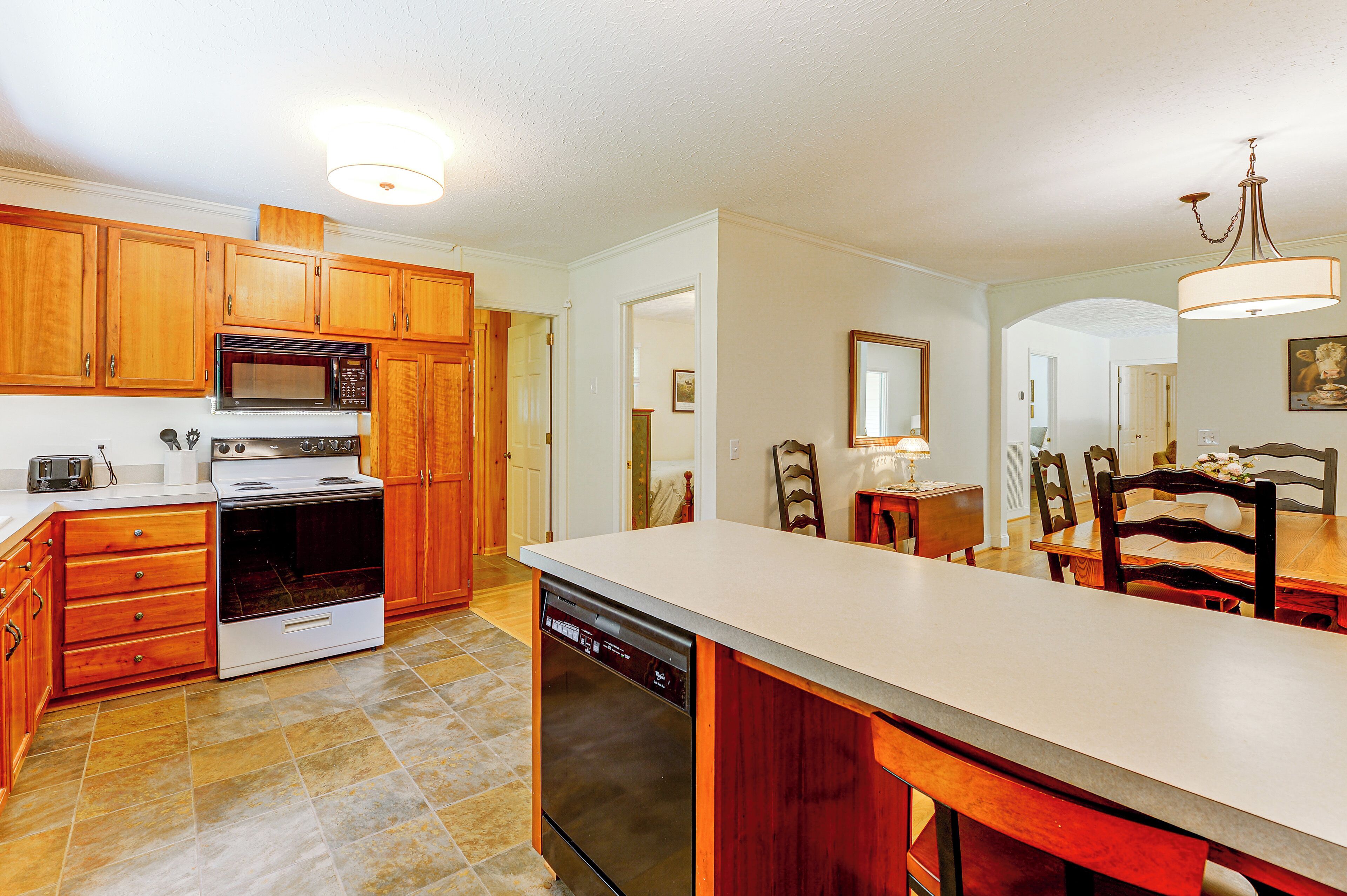 House (3 Bedrooms) | Interior