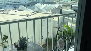 Outdoor dining - Saint Tropez Great Apartment & Location (Carolina)