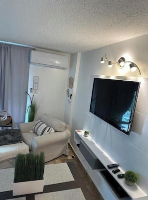 Living area - Saint Tropez Great Apartment & Location (Carolina)