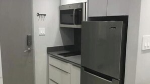 Private kitchen - Steps from Beach Luxury Apt (Carolina)