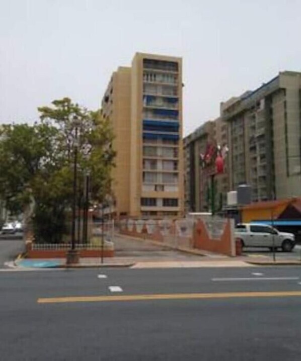 Miscellaneous - Steps from Beach Luxury Apt (Carolina)