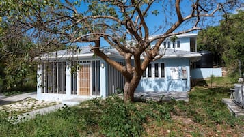 House, 4 Bedrooms | Exterior
