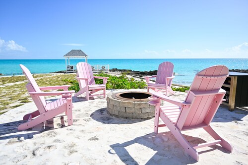 Leisure Beach Ocean Retreat - Luxury Beachfront House 3 Bedroom Home