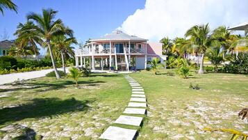 House, 3 Bedrooms | Exterior