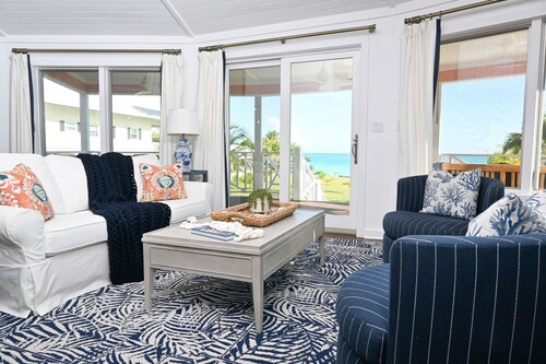 Leisure Beach Ocean Retreat - Luxury Beachfront House 3 Bedroom Home