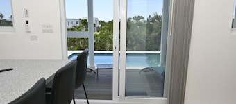 Cocoa Banks Reserve - Brand New Beach Estate With Pools 4 Bedroom Home
