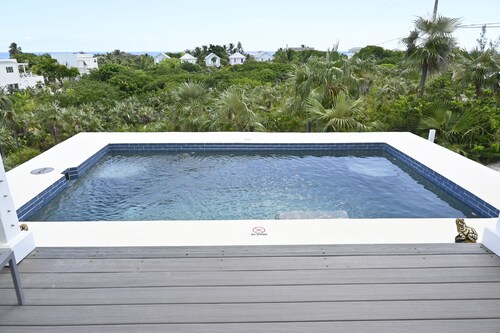 Sapphire Cottage - Brand New Beach Villa With Pool 2 Bedroom Home