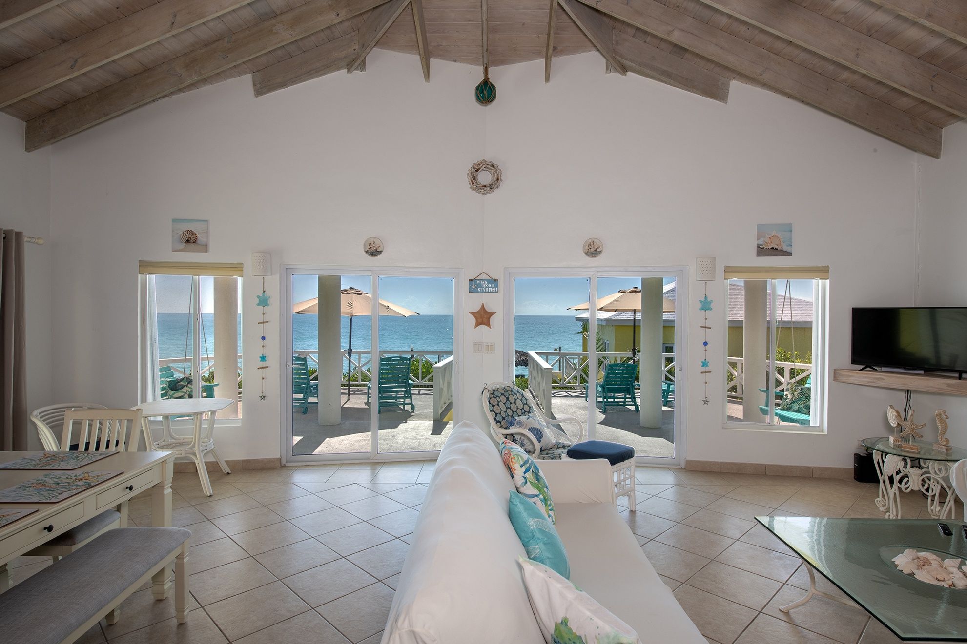 House, 4 Bedrooms | Living area