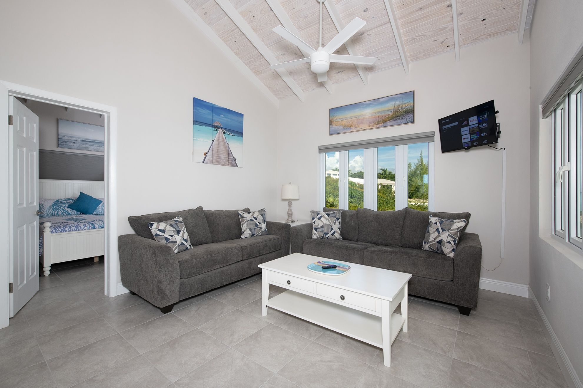 House, 4 Bedrooms | Living area