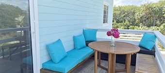 Eagle Ray - Brand New Beach Cottage W/views, Walk To Restaurant/ 2 Bedroom Home