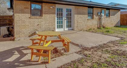 3-bedroom home in charming Midwest City with AC and fitness room