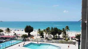 Pool - Spectacular Apt With Beach View (Carolina)
