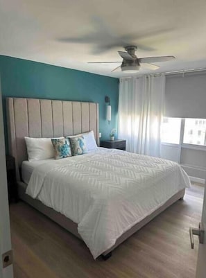 Iron/ironing board, Internet - Spectacular Apt With Beach View (Carolina)
