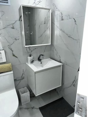Bathroom - Aqua Luxury Modern Beach Apartment (Carolina)