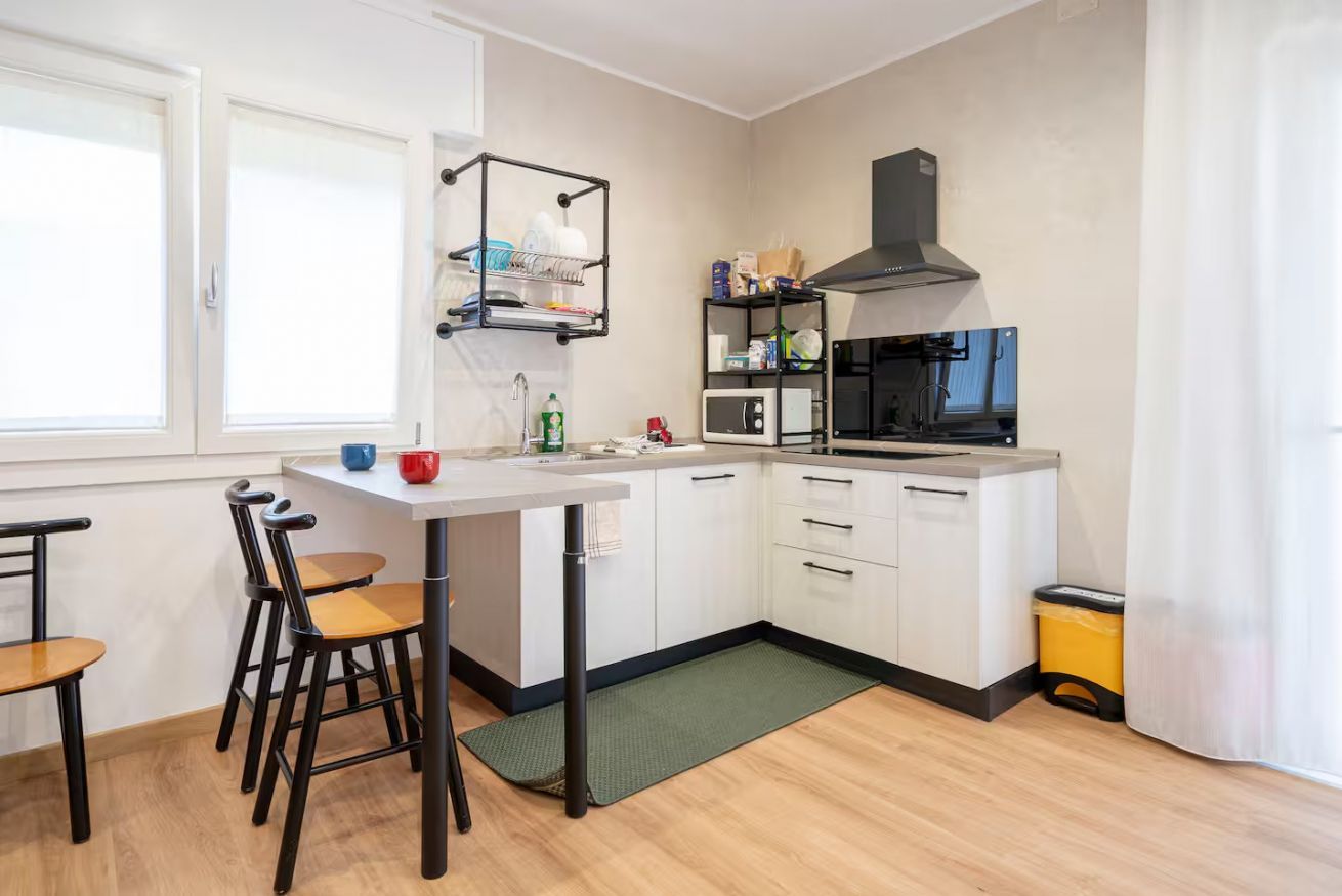 Fridge, microwave