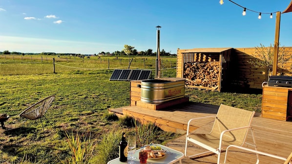 Outdoor dining - Vrbo Property (Rumes)
