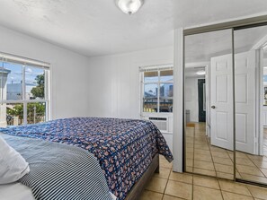 Room - Beach Space Cottage | Steps to Beach! (Galveston)