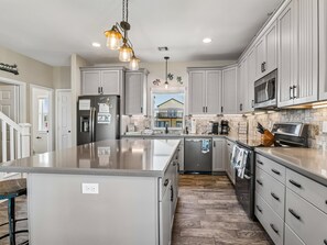 Kitchen - Stainless Steel Appliances - First Floor - Bayview Pool Retreat | Private Pool + Stunning Views (Galveston)
