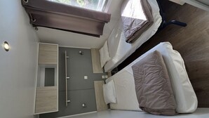 Unclassified image, 3 of 17, button - Mobile home AC, pets allowed - 6 guests (Cessenon-sur-Orb)