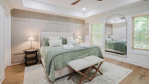 Stadtwohnung, Mehrere Betten, Stadtblick (Lowcountry Landing) | Individuell dekoriert