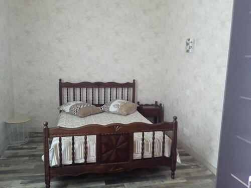 Detached, single-story apartment in a completely quiet location, 500 meters from downtown