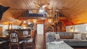 Unclassified image, 5 of 29, button - Cedarstone Cabin on 3 acres - 10 min to the University of Alabama (Northport)