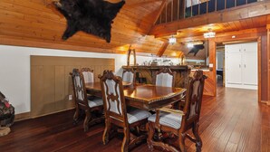 Unclassified image, 3 of 29, button - Cedarstone Cabin on 3 acres - 10 min to the University of Alabama (Northport)