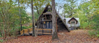 Cedarstone Cabin on 3 acres - 10 min to the University of Alabama