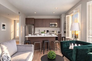 ☕ Chef's kitchen & island counter—complete with updated cabinetry and breakfast bar seating. - The Penn Hotel - Premium Beds & Gaslamp Nightlife! (San Diego)
