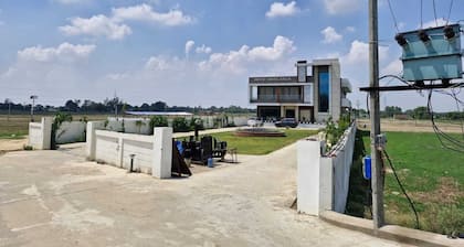 Hotel Shivganga