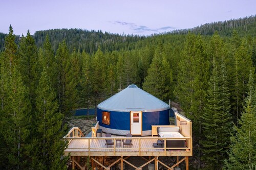 Beehive Basin Yurt: Stunning Mountain Views, Private Hot Tub