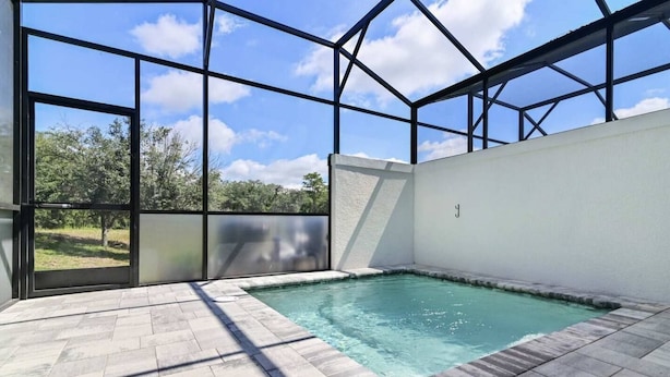Unclassified image, 1 of 27, button - Luxury Disney Private Nature trees in every -de (Clermont)