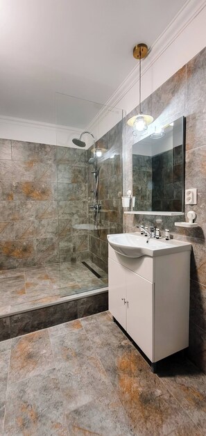 Bathroom - Mavie Studio Central 6 (București)