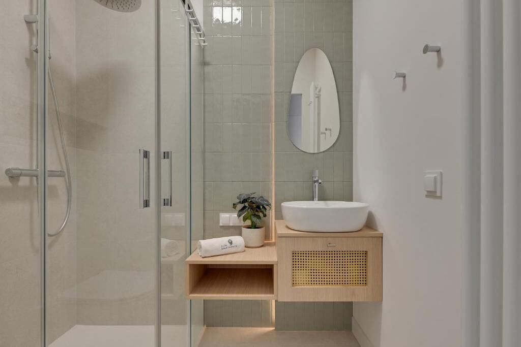 Deluxe Apartment, Balcony, Courtyard View | Bathroom