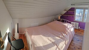 Room - The Pierrefonds Cabin (Pierrefonds)