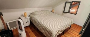 Room - The Pierrefonds Chalet (Pierrefonds)