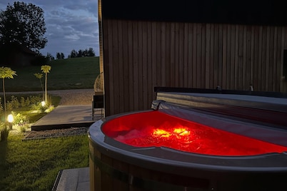 Comfortable holiday home with private jacuzzi