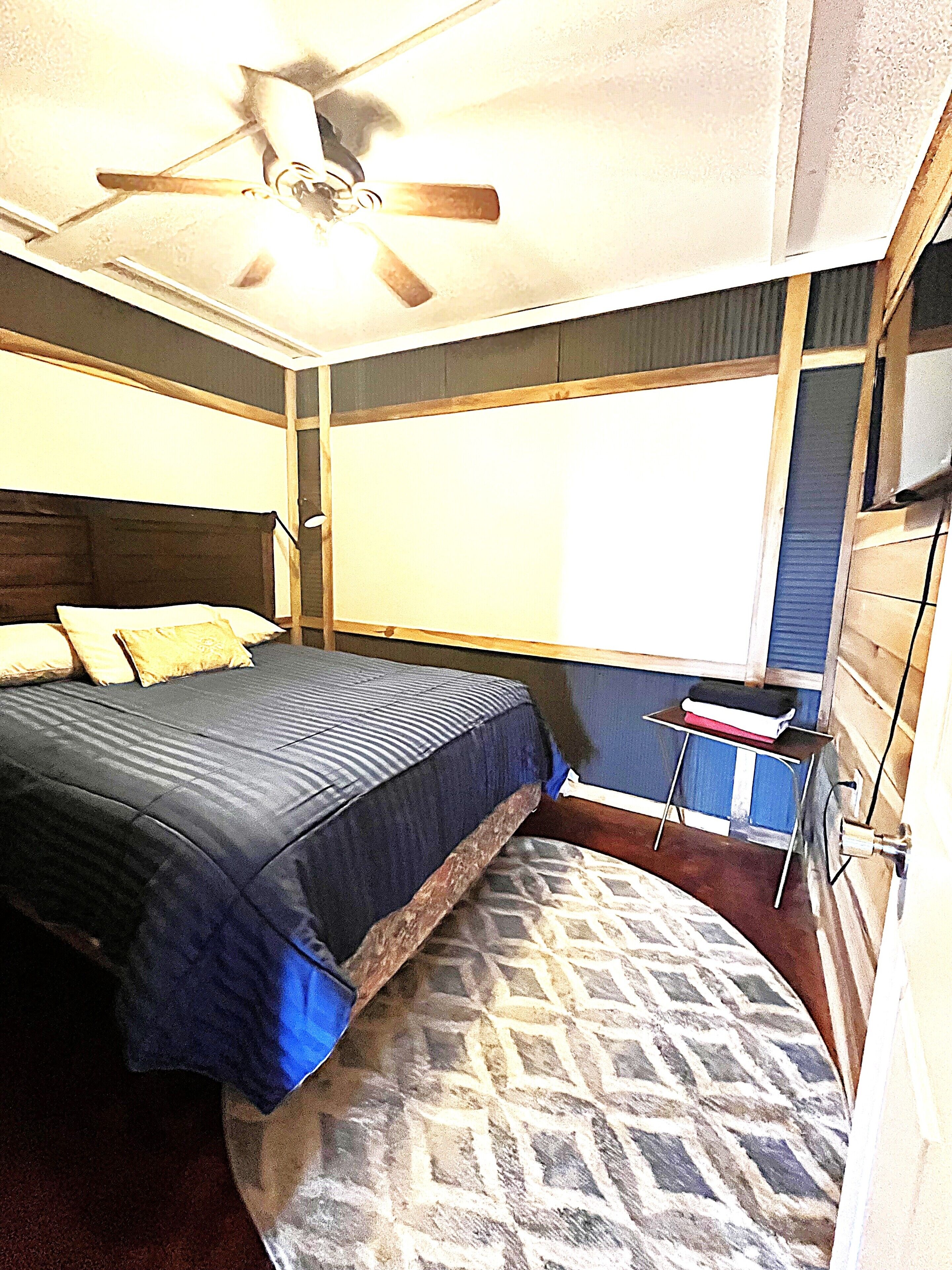 4 bedrooms, WiFi (free), bed sheets