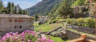 Chalet 'Lo Pailler De Nonno' with Mountain View, Shared Garden, and Wi-Fi