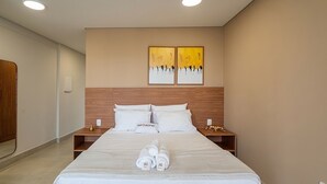 Basic Apartment - Studio w/ Balcony in Condo. w/ Pool Msu0504 (Governador Valadares)