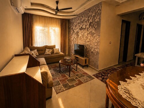 Degla Palms Cozy Retreat Family & Private Garden