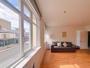 Living area - Prince Of Wales Rd - Apartment 1 (Norwich)