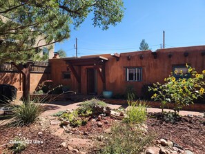 Unclassified image, 3 of 26, button - Gorgeous 3-bedroom house with AC in charming Santa Fe (Santa Fe)