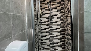 Bathroom - São Lázaro Bhuiyan Family Host (Lisboa)