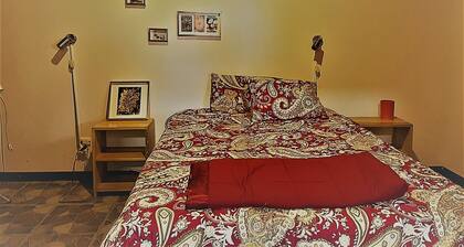 Cozy unique 2-bedroom townhome in THE HILLS of San Isidro de GRECIA