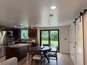 Private kitchen - Modern Retreat 2.5 Baths + Patio Sleeps 4 (Tampa)